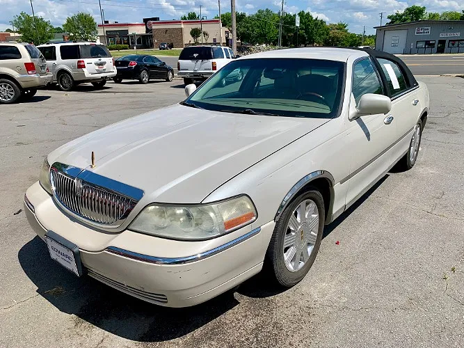 2004 Lincoln Town Car