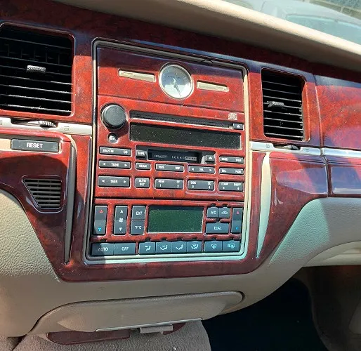 2004 Lincoln Town Car