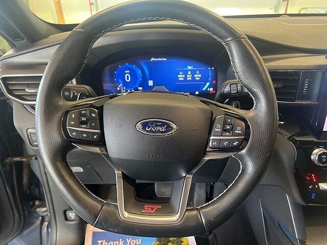 2021 Ford Explorer ST image 4