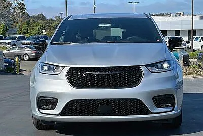 2023 Chrysler Pacifica Limited image 2