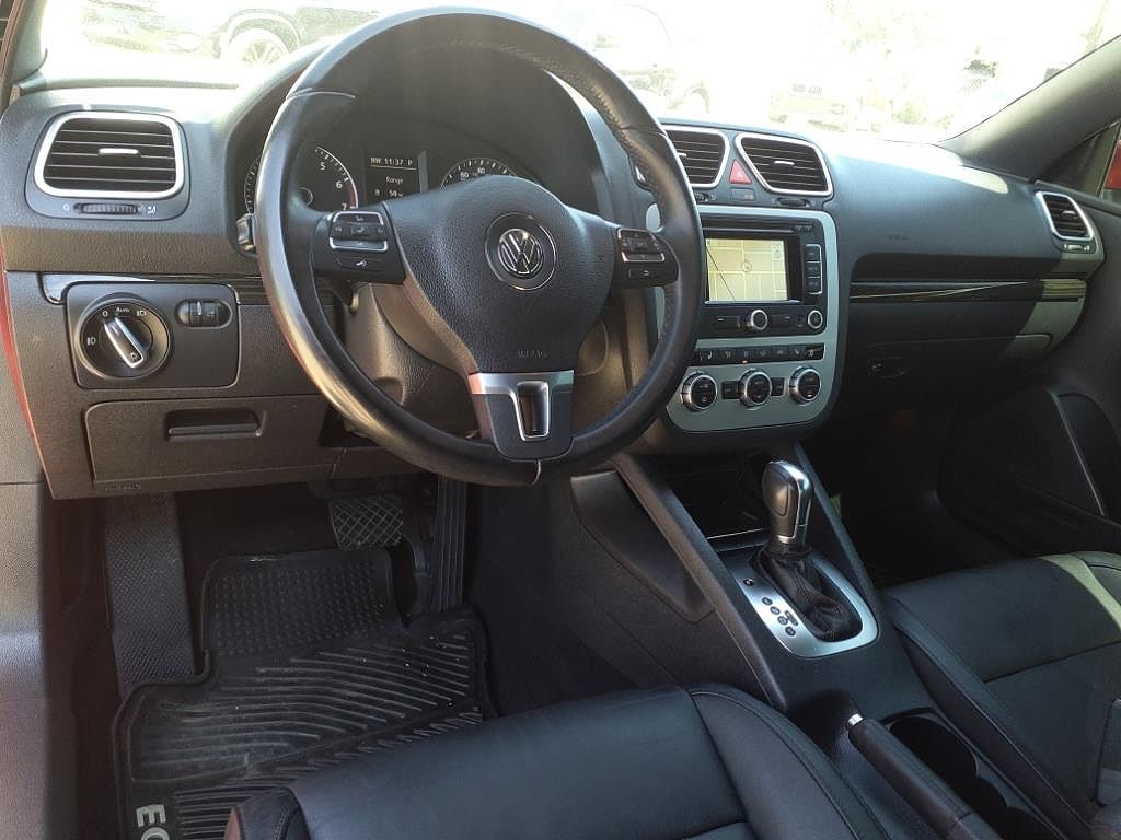 2013 Volkswagen Eos Luxury image 2