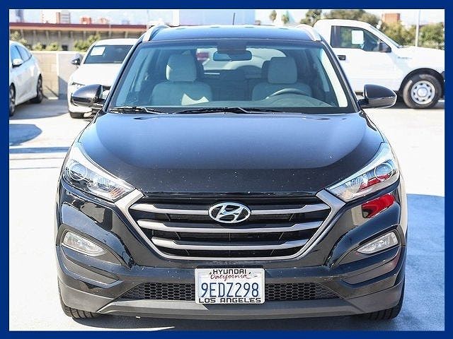 2016 Hyundai Tucson SE image 2