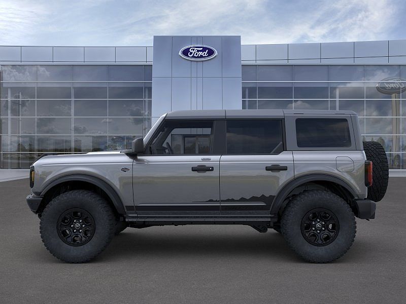 2023 Ford Bronco null image 2