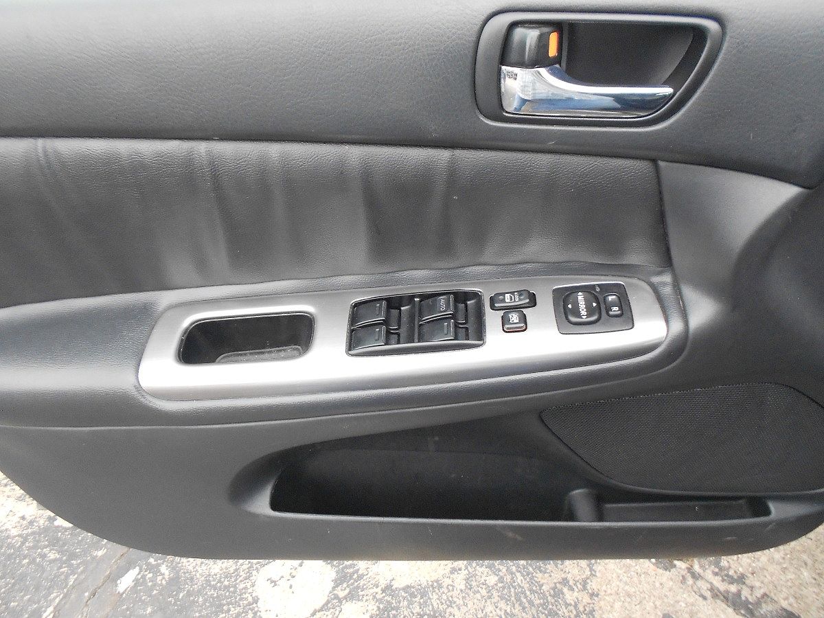 2006 Toyota Camry SE image 9