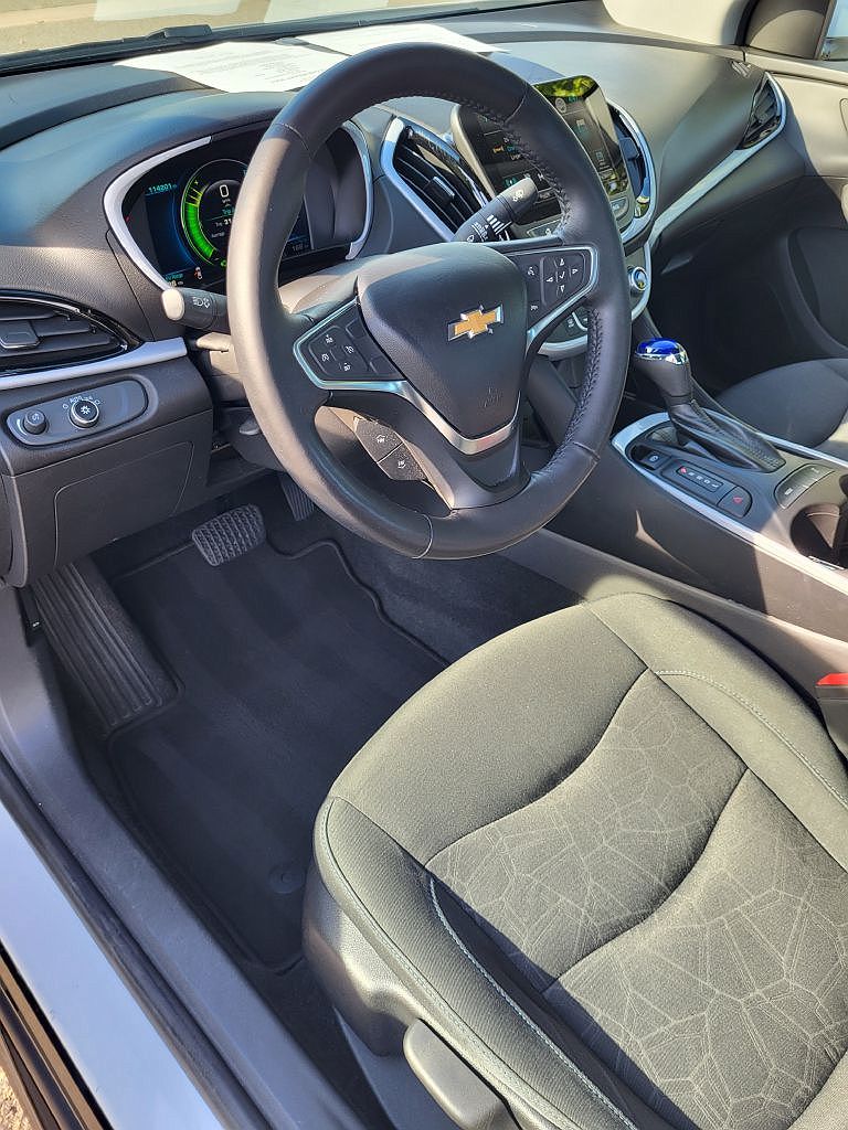 2016 Chevrolet Volt LT image 10