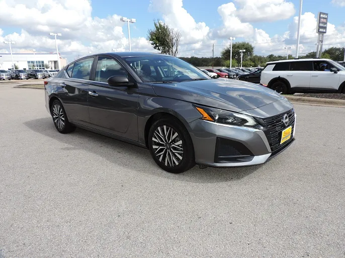 2025 Nissan Altima