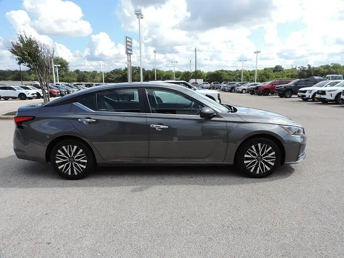 2025 Nissan Altima