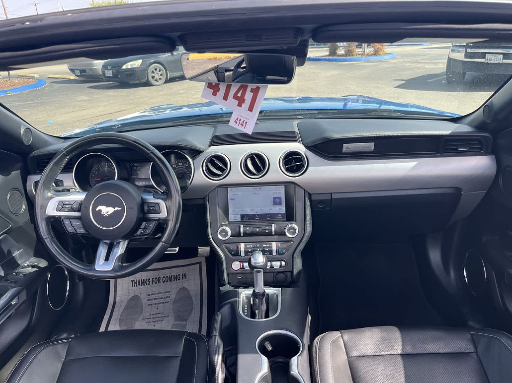 2021 Ford Mustang null image 3