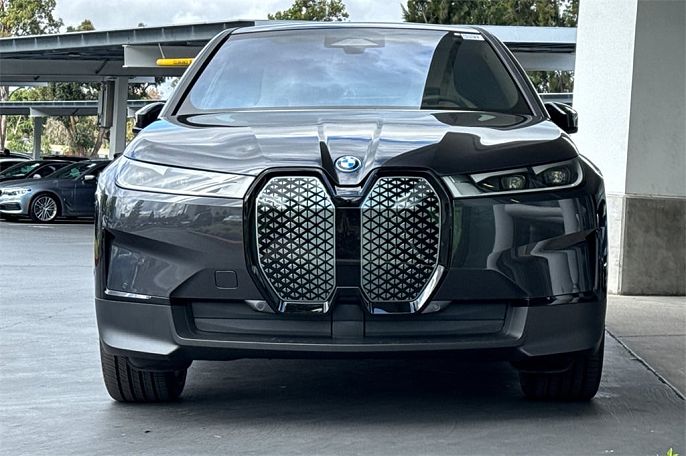2025 BMW iX