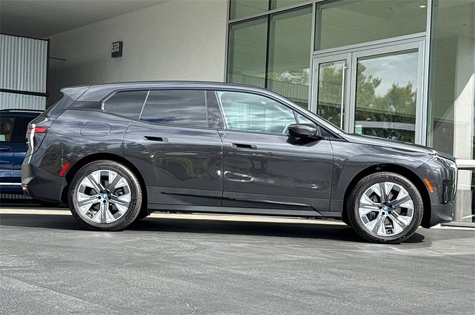 2025 BMW iX