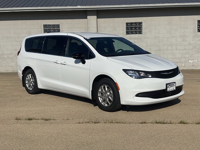 2025 Chrysler Voyager