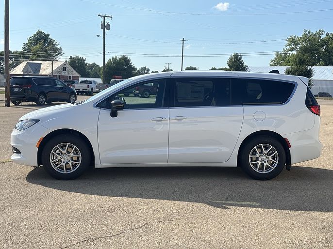 2025 Chrysler Voyager