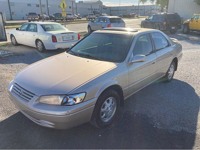 1999 Toyota Camry CE image 1