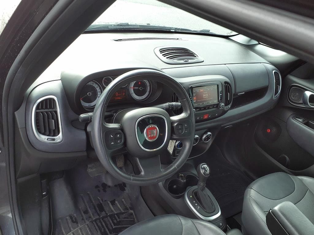 2017 Fiat 500L Trekking image 5