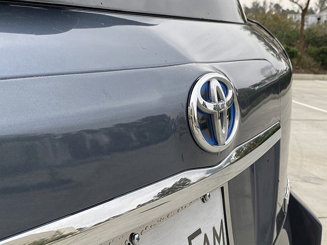 2014 Toyota RAV4 EV image 19