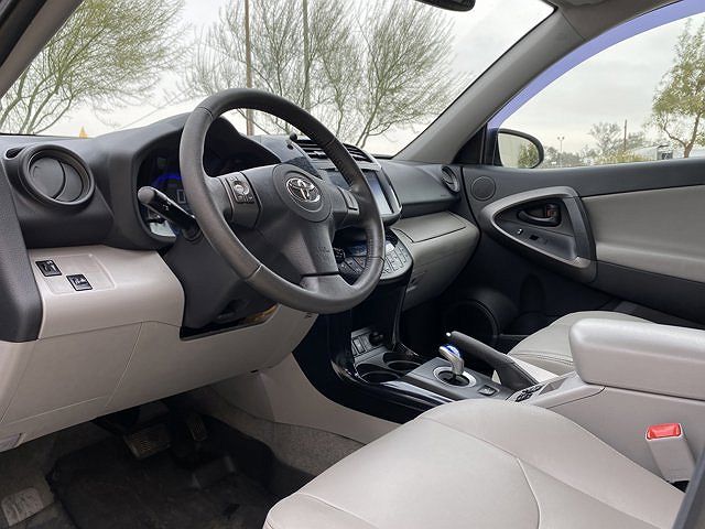 2014 Toyota RAV4 EV image 7