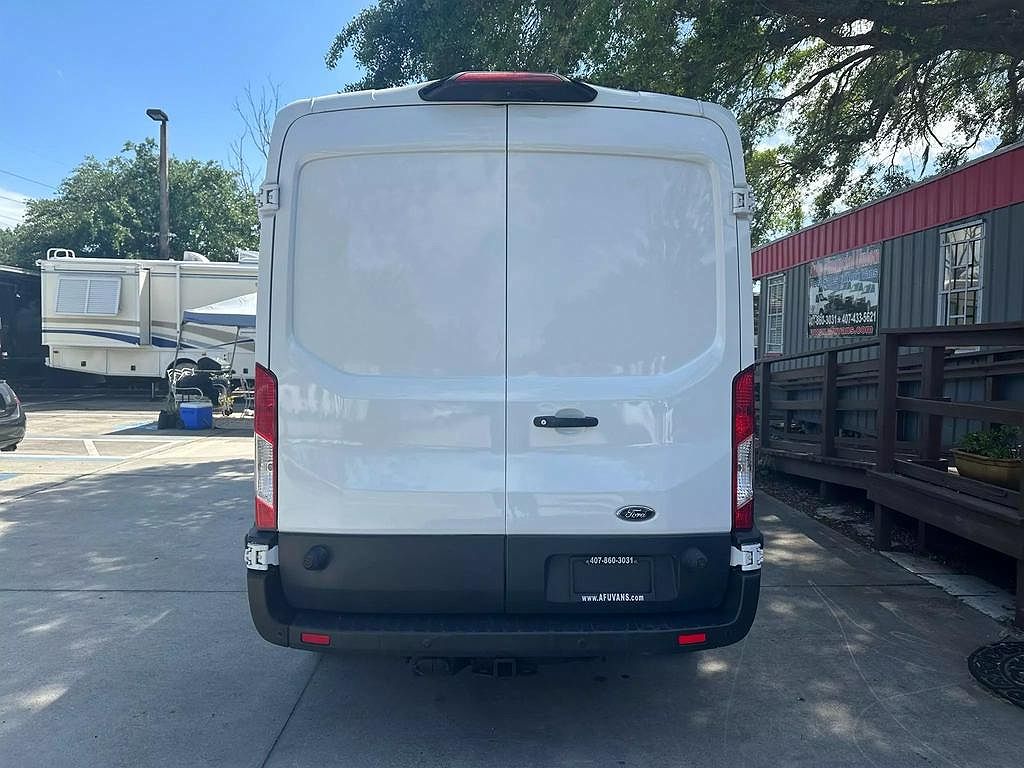 2018 Ford Transit null image 2