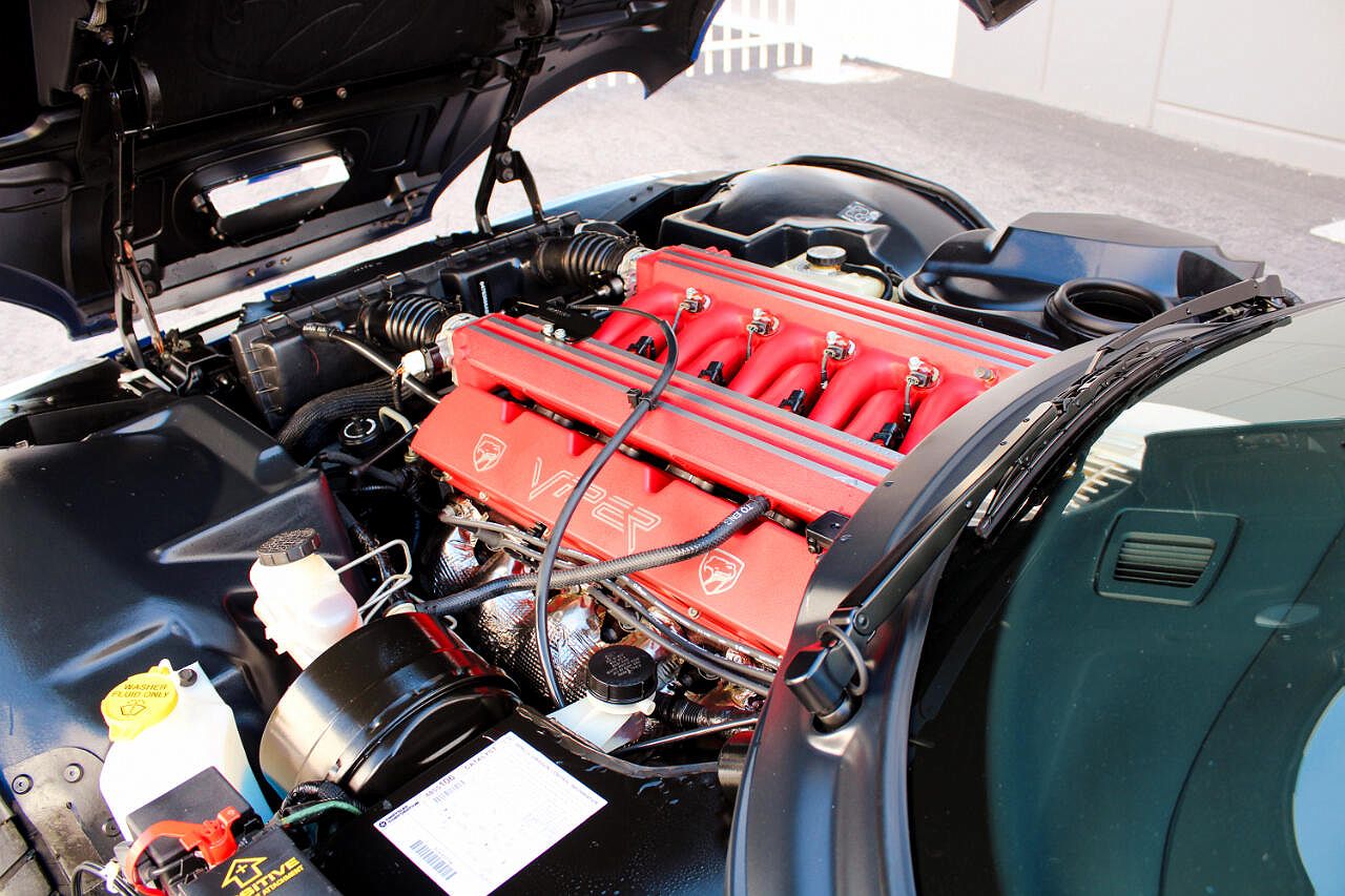 1997 Dodge Viper GTS image 39