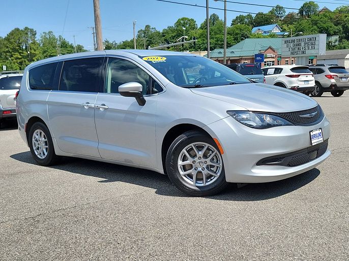 2022 Chrysler Voyager