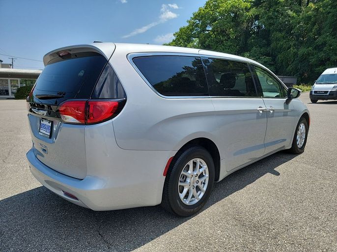 2022 Chrysler Voyager