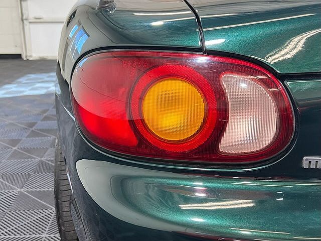 1999 Mazda Miata null image 3