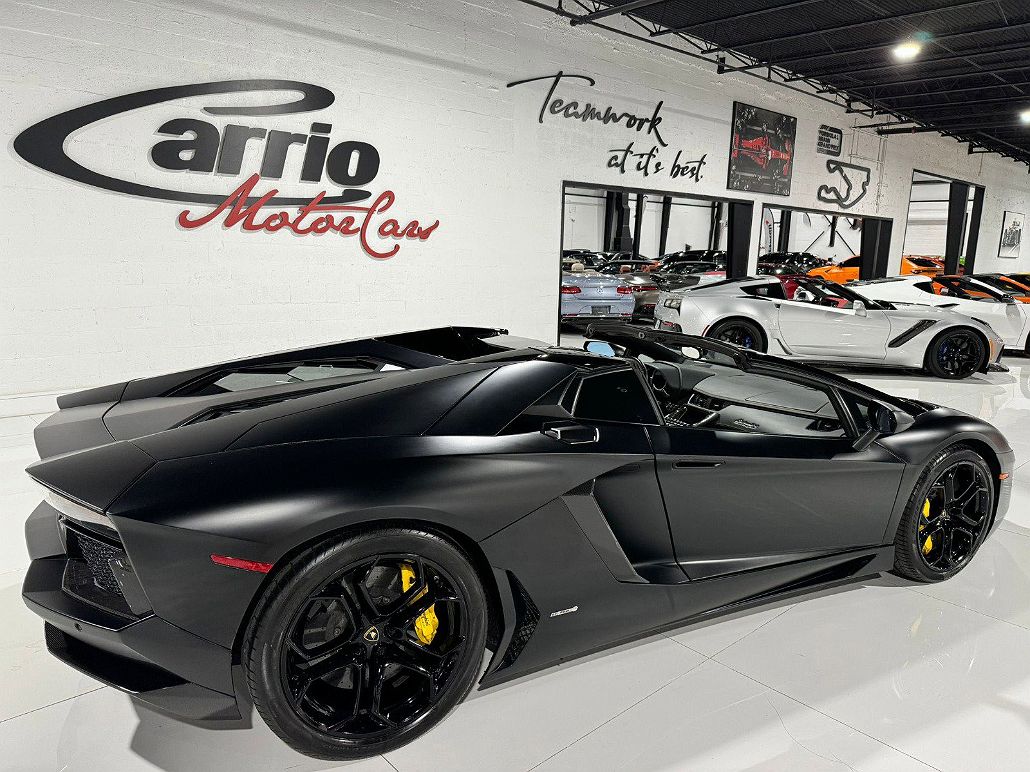 2014 Lamborghini Aventador LP700 image 5