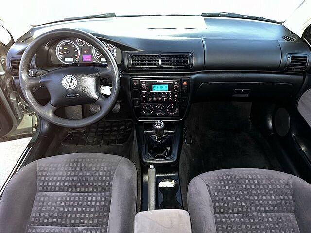 2002 Volkswagen Passat GLS image 18
