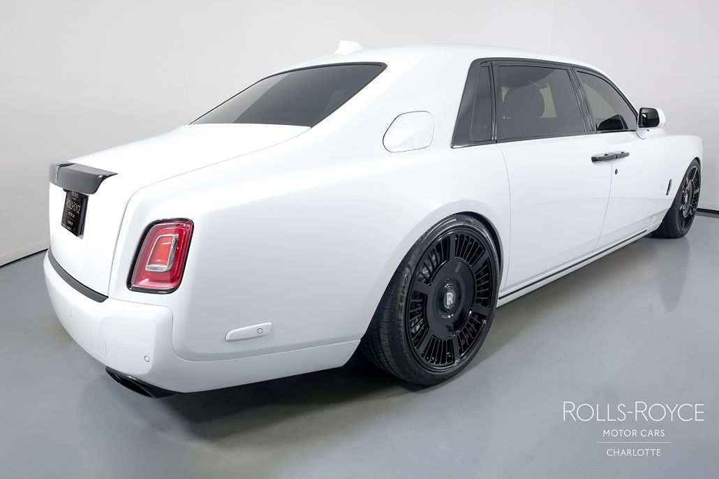 2022 Rolls-Royce Phantom EWB image 1