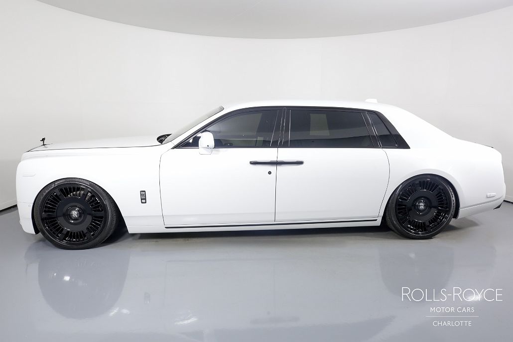 2022 Rolls-Royce Phantom EWB image 2