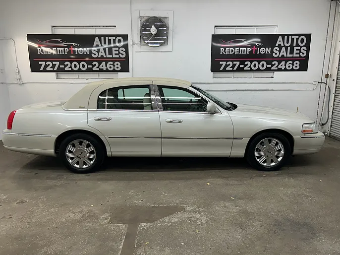 2004 Lincoln Town Car