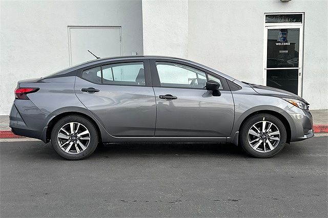 2025 Nissan Versa