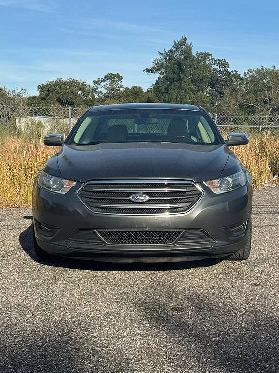 2016 Ford Taurus Limited Edition image 2