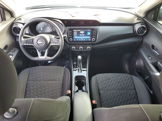 2023 Nissan Kicks SV photo 4