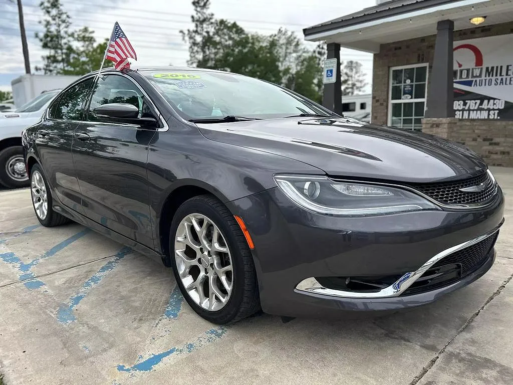 2016 Chrysler 200 C image 5
