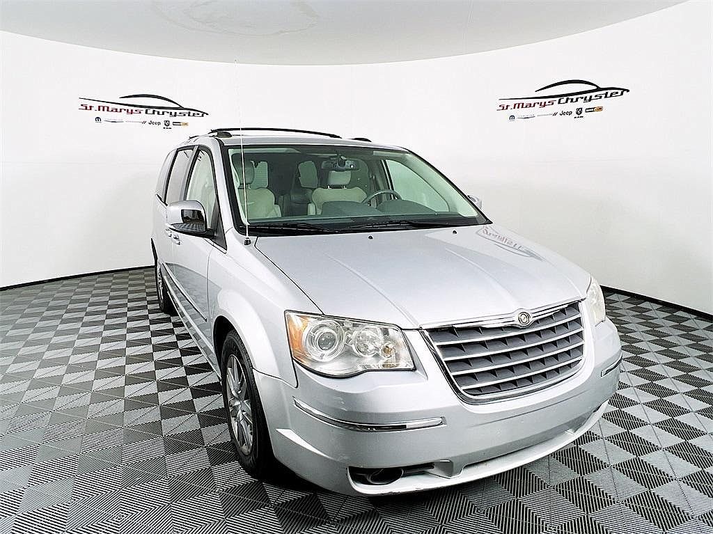 2008 Chrysler Town & Country Limited Edition image 0