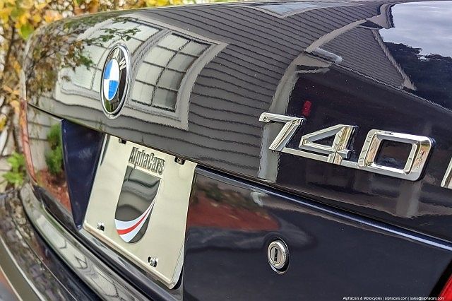 2001 BMW 7 Series 740i image 14