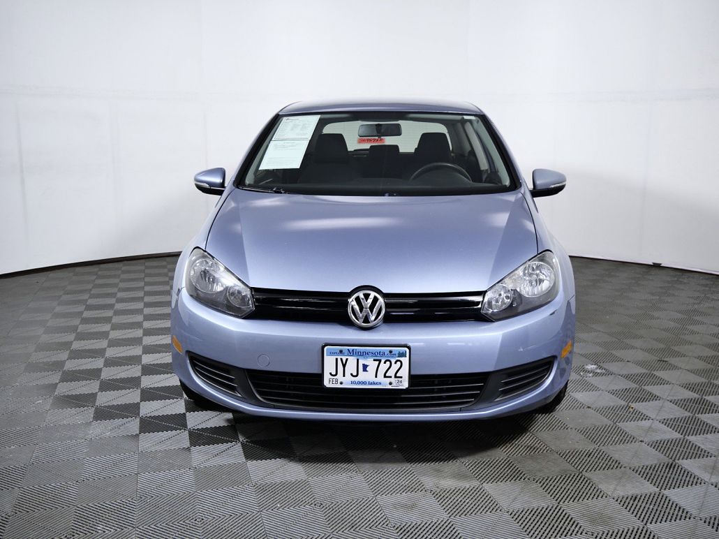 2010 Volkswagen Golf null image 2