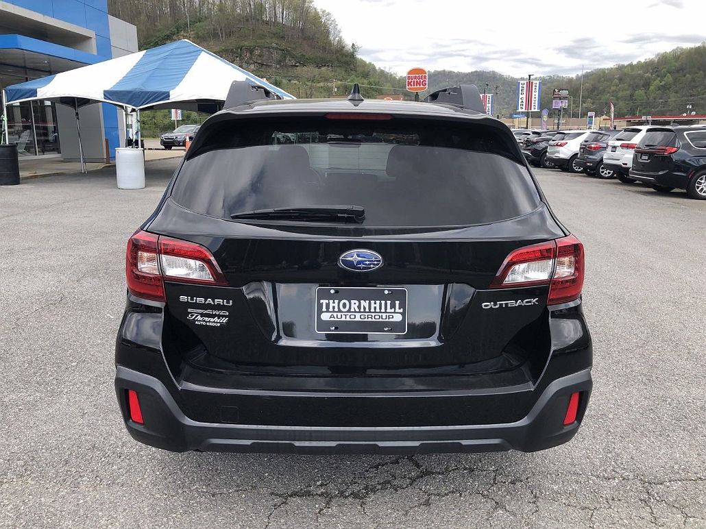 2019 Subaru Outback 2.5i image 2