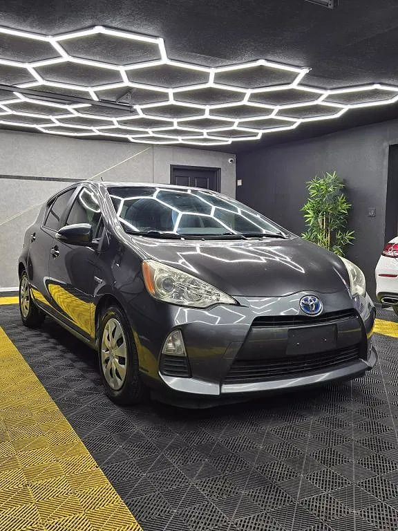 2013 Toyota Prius c