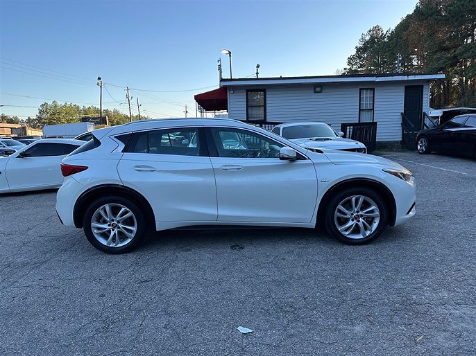 2017 Infiniti QX30
