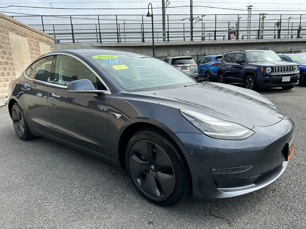 2018 Tesla Model 3 Long Range image 4