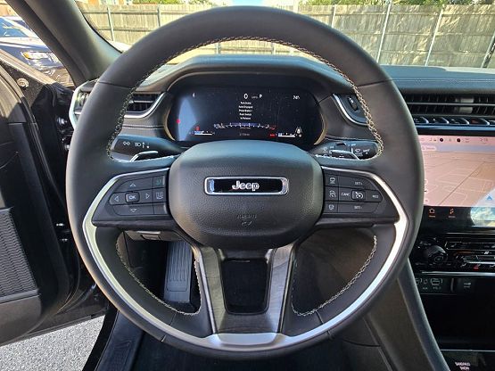 2024 Jeep Grand Cherokee Limited photo 10