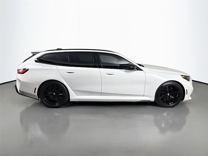 2027 BMW M5