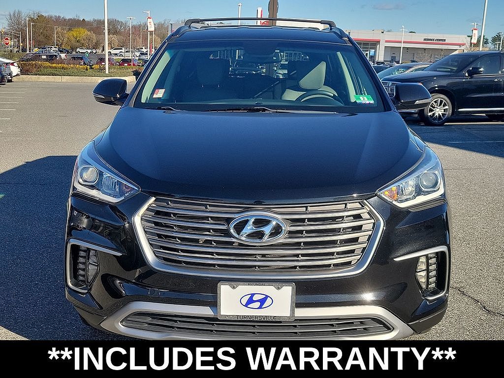 2018 Hyundai Santa Fe SE image 1