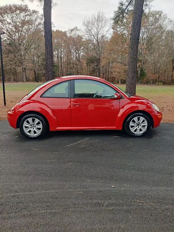 2008 Volkswagen New Beetle S image 2