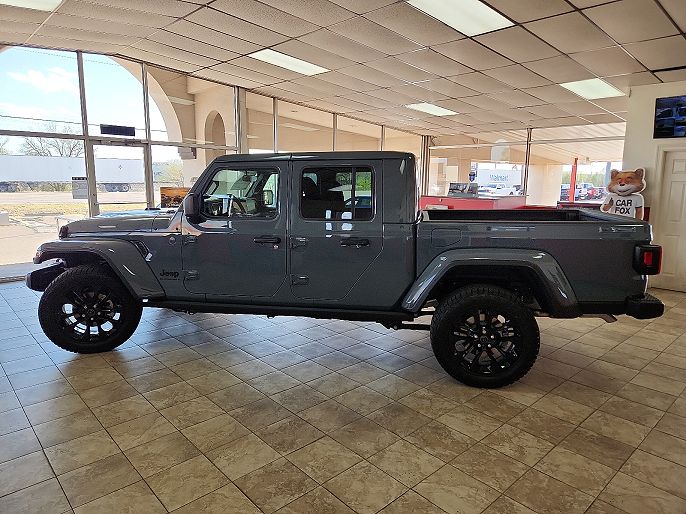2025 Jeep Gladiator