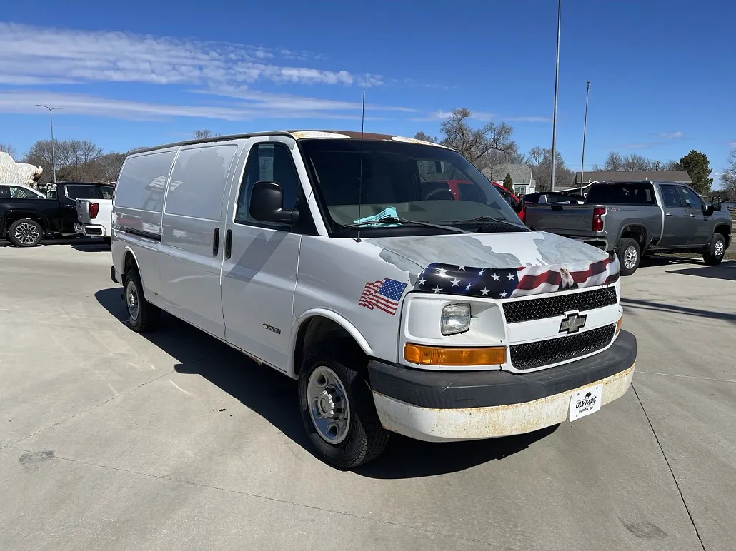 2005 Chevrolet Express 2500 image 0