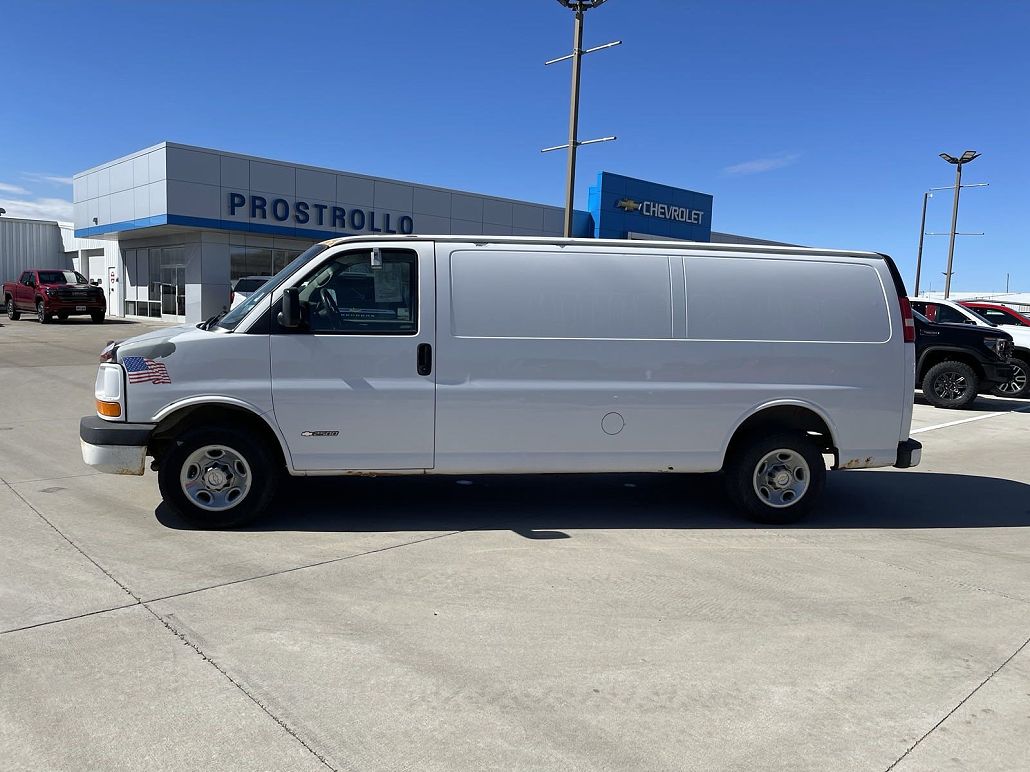 2005 Chevrolet Express 2500 image 4