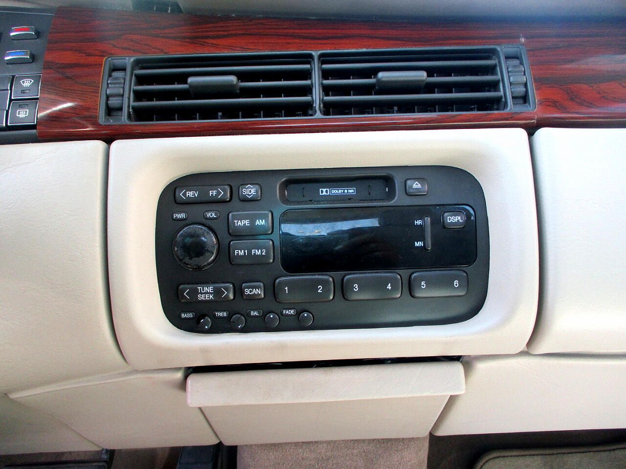 1996 Cadillac DeVille null image 10