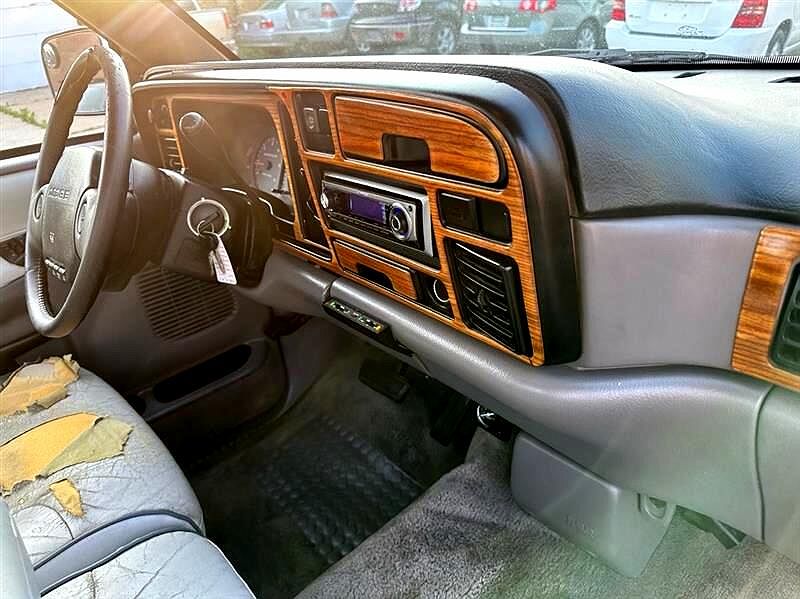 1995 Dodge Ram 1500 Work Series image 9